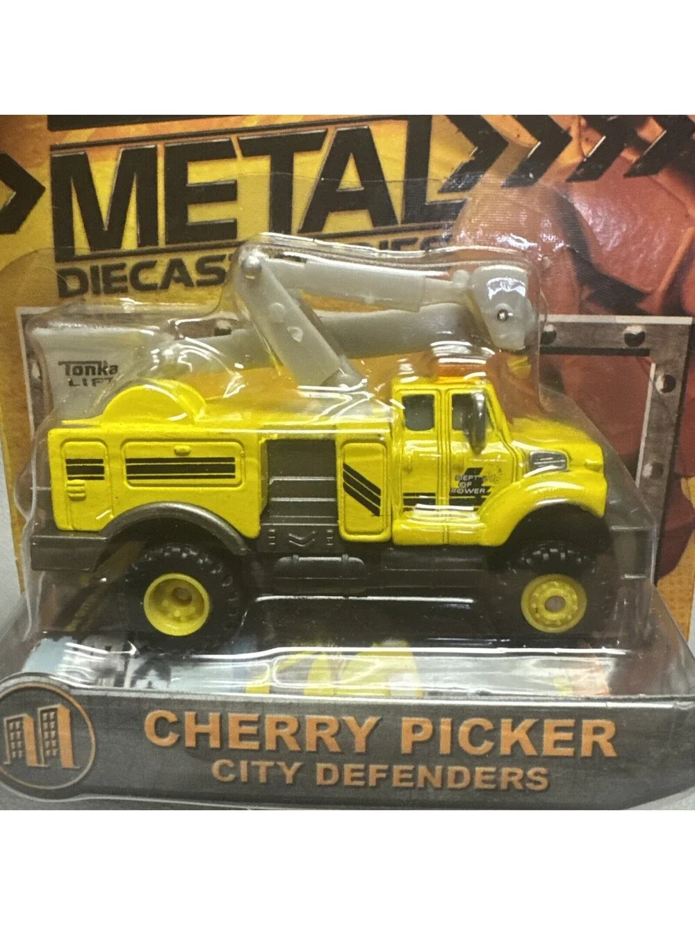 Tonka Metal Cherry Picker Bucket Truck City Defenders 1:64 Yellow 2014